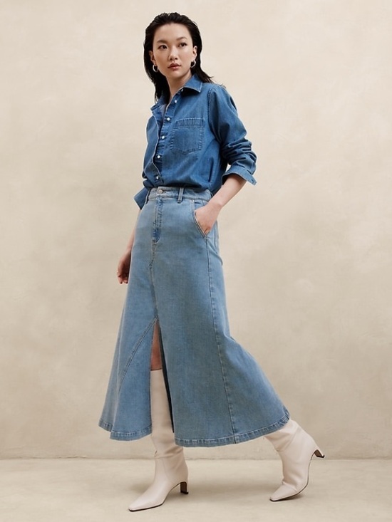 Banana Republic Dresses & Skirts - NWT Banana Republic Center Split Classic Denim Maxi Skirt